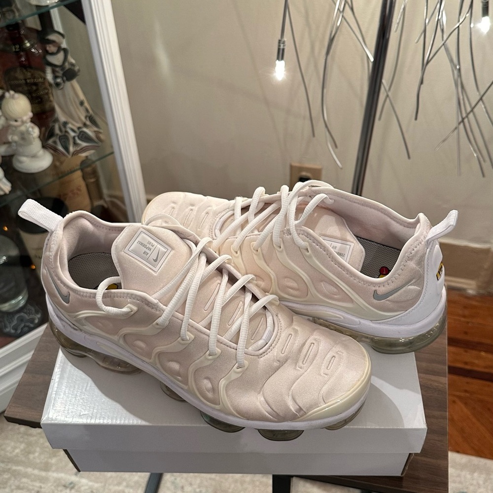 Nike Air VaporMax Plus Triple White/ Platinum 924453-100 Size 9.5
